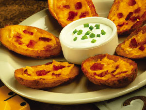 Potato Crisps with Sour Cream and Caviar
