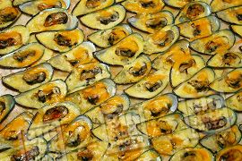 Garlicky Clams and Mussels with Cheese